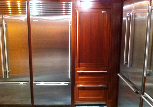 Sub Zero Built In Vs Integrated Refrigerators Reviews Ratings Prices 