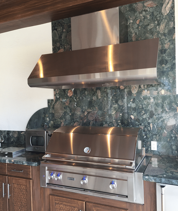 Designing an Outdoor Grill Kitchen with Pizza Oven and Accessories