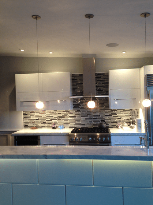 led-lighting-in-white-kitchen-makeover-monday