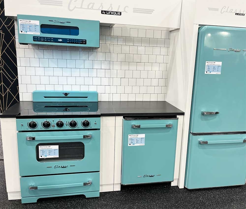 Classic-Kitchen-Appliances-in-an-Aqua-Blue-KBIS-2025