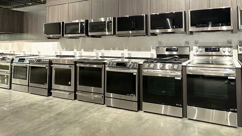 Freestanding-and-Slide-In-Ranges-with-Over-the-Range-Microwaves-at-Yale-Appliance-in-Norton