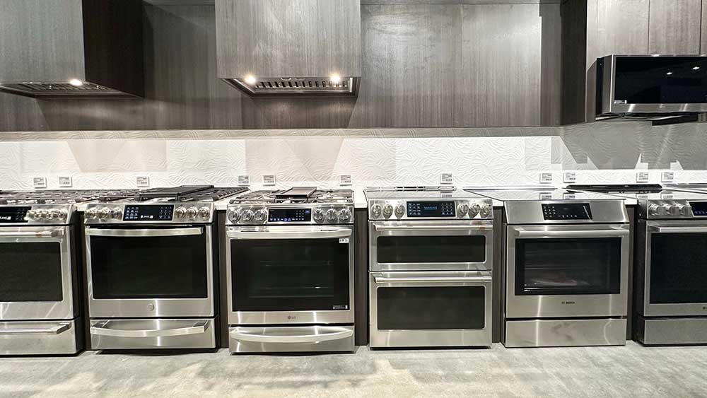 Gas-and-Induction-Front-Control-Ranges-from-LG-Cafe-Appliances-and-Bosch