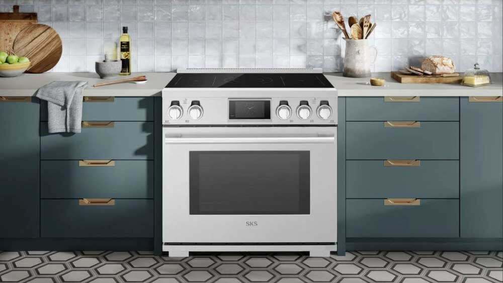 SKS-SKSIR360IS-induction-range-with-combi-steam-oven-installed-in-a-kitchen