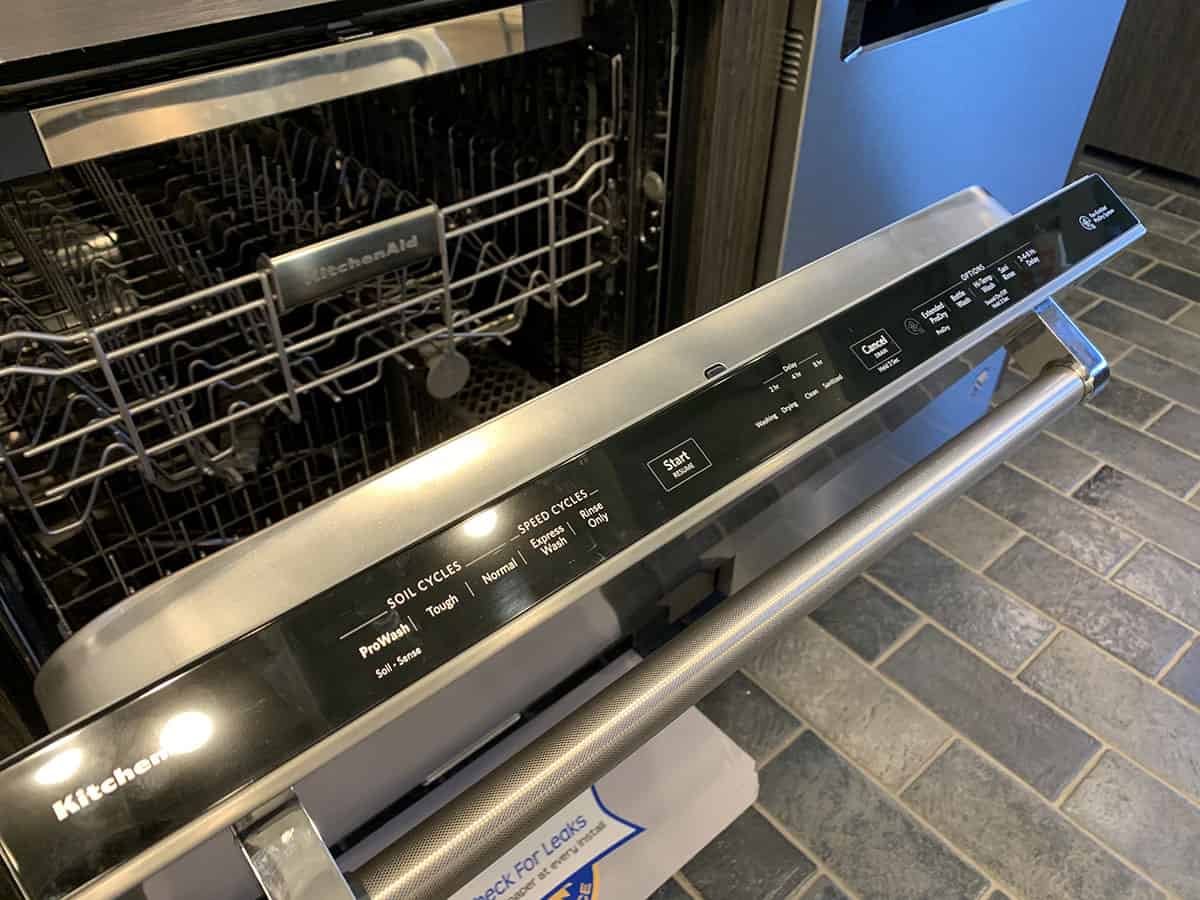 KitchenAid Dishwasher KDTE334GPS Controls at Yale Appliance