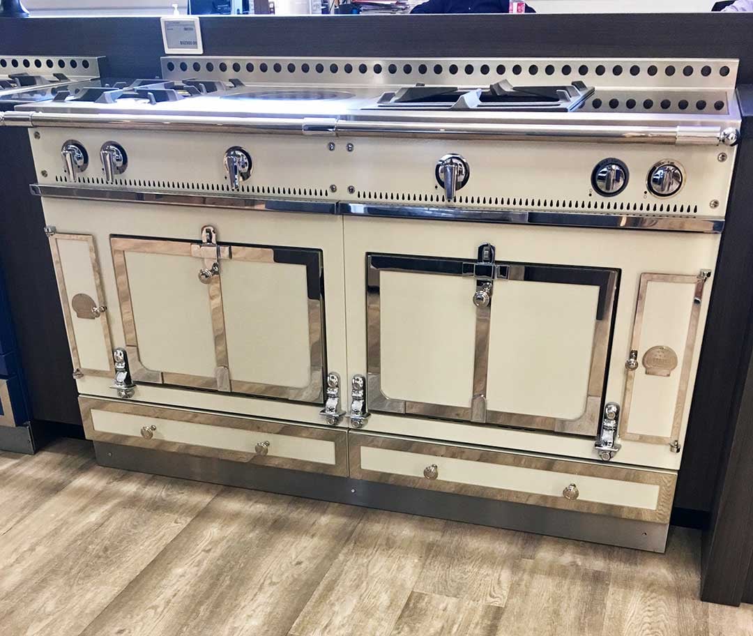 Which Professional Gas Ranges Have Induction? (Reviews)
