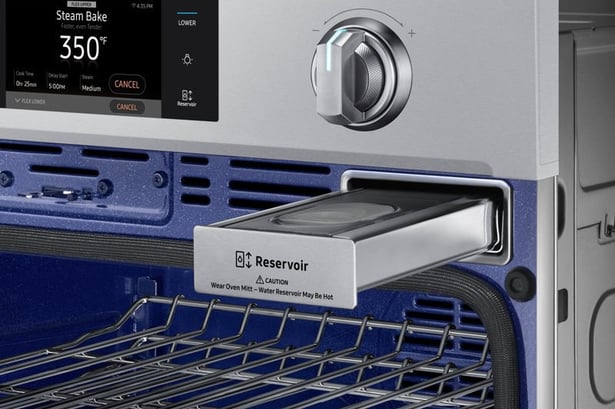 The%20Samsung%20Wi-Fi%20Wall%20Oven%20Reservoir