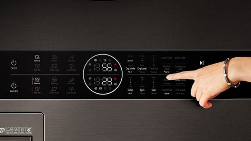 The-LG-WashTower-WKHC202HBA-Touch-Controls