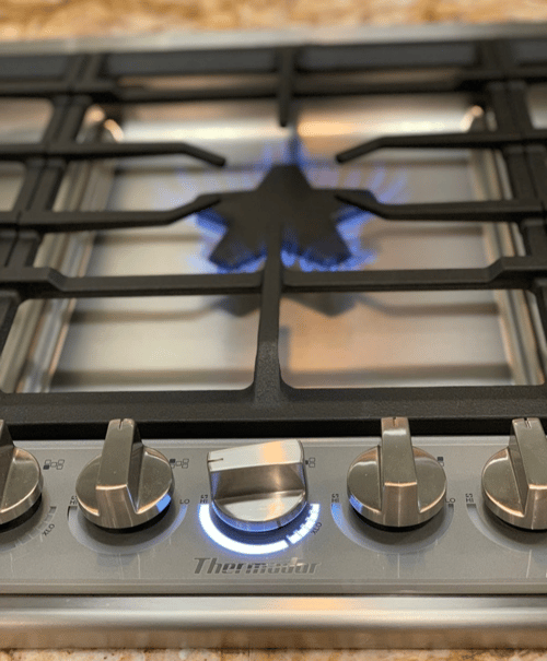 Thermador 36-Inch Gas Cooktop Illuminated Knobs-1