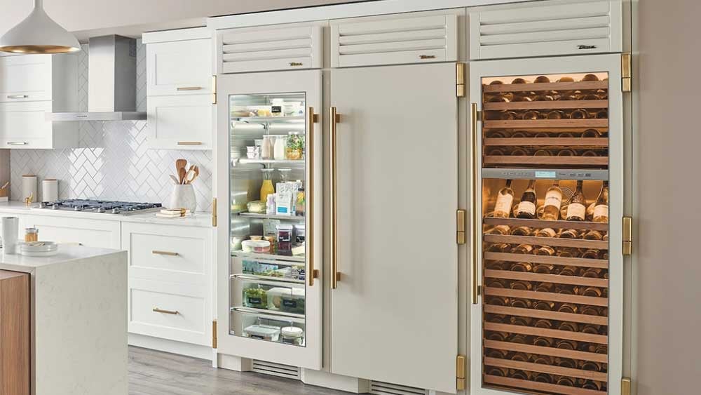 True-Residential-Refrigeration-in-White-with-Brass-Hardware