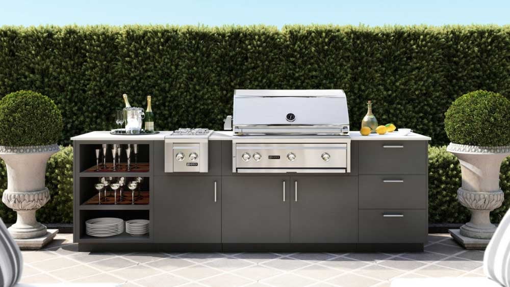 Urban-Bonfire-Professional-Outdoor-Kitchen-Setup