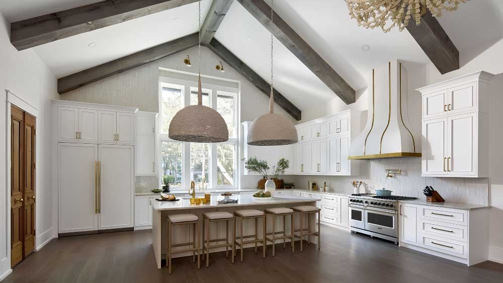 Viking-Kitchen-2026-with-built-in-refrigeration-pro-range-and-ventilation