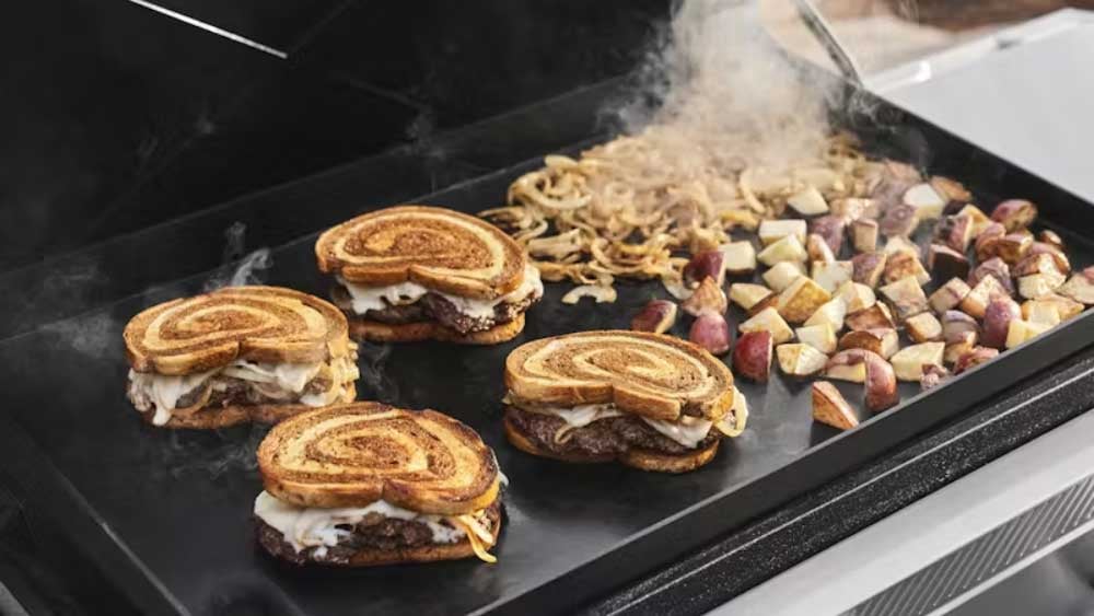 Weber-Slate-Outdoor-Freestanding-Griddle-Grilling-Surface