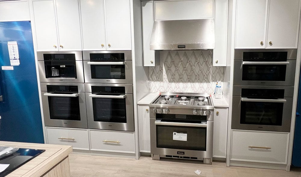 Yale-Appliance-Hyannis-Showroom---Miele-Kitchen-Display