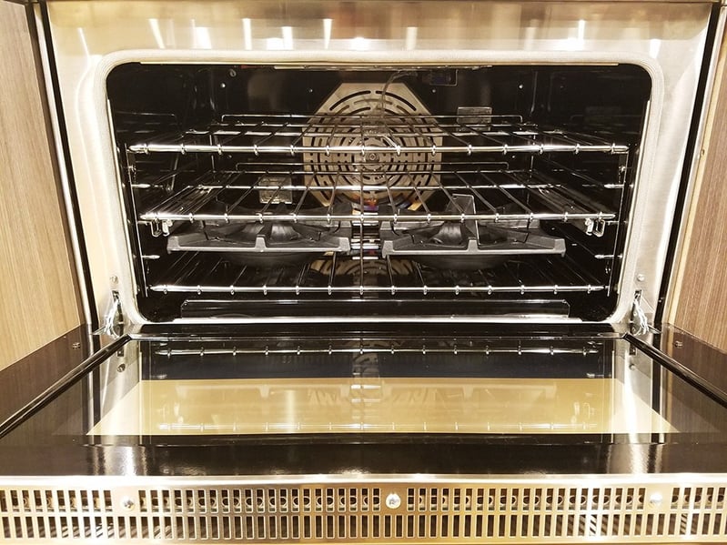 BlueStar-oven-pro-gas-range-display.jpg