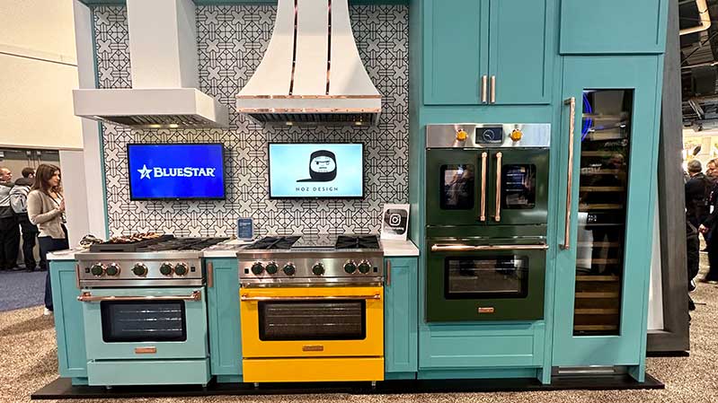 bluestar-and-new-rangehood-with-sweeping-sides-kbis-2023