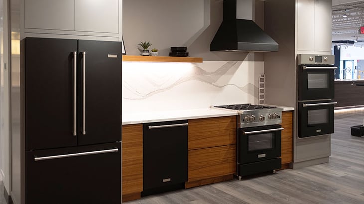 bluestar-kitchen-in-matte-black---hanover-showroom