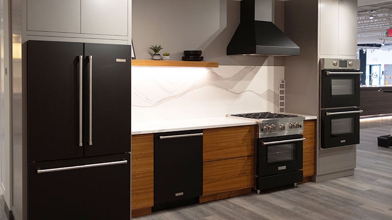 bluestar-kitchen-in-matte-black---hanover-showroom