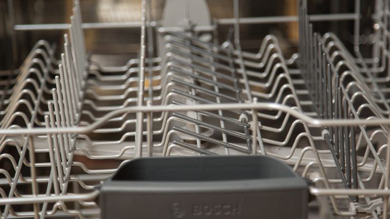 bosch-dishwasher-fold-down-tines