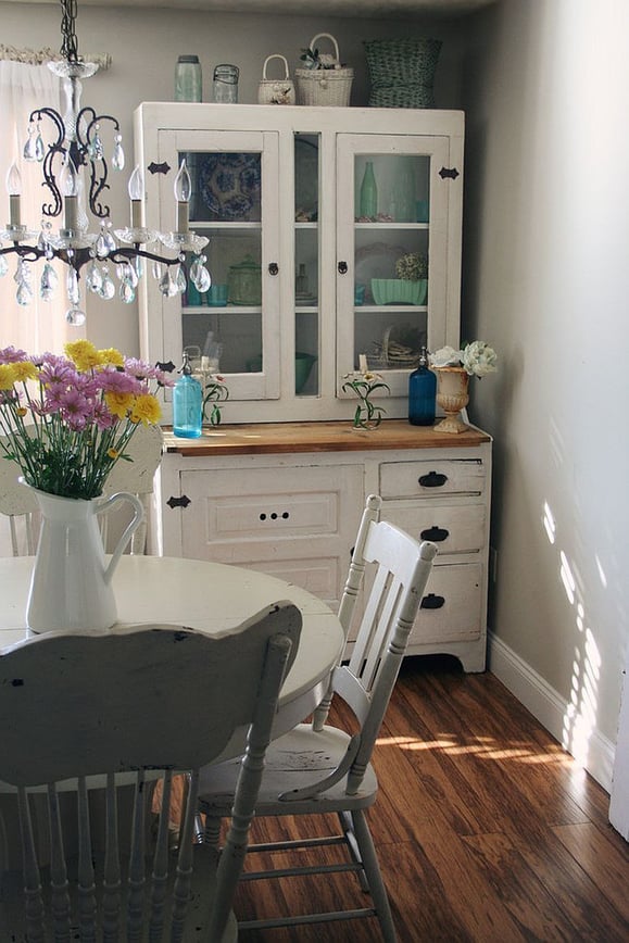 Feiss Lighting's Salon Maison Chandelier shabby chic lighting Feiss Lighting's Salon Maison Chandelier shabby chic lighting