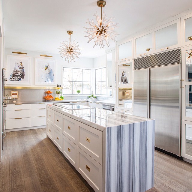 long-narrow-kitchen-island-bue-striped-marble-waterfall-countertop-1