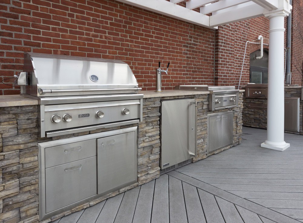 Lynx Vs. DCS Professional BBQ Grills (Reviews/Ratings/Prices)