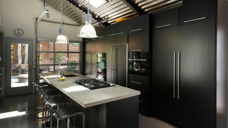 kitchen-design-with-gas-cooktop-and-no-ventilation