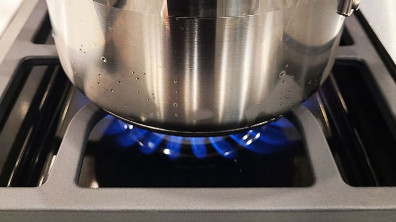 miele-pro-dual-fuel-range-burner-output