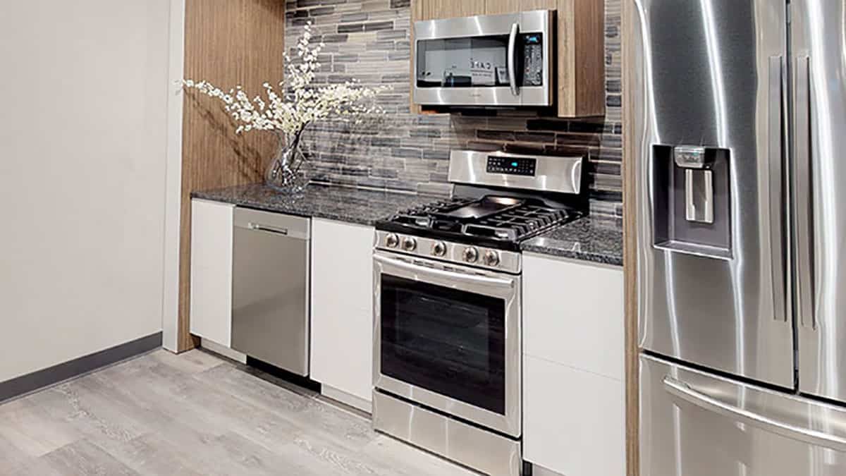 Pros Cons OTR Microwaves With Exhaust Fans Range Hoods