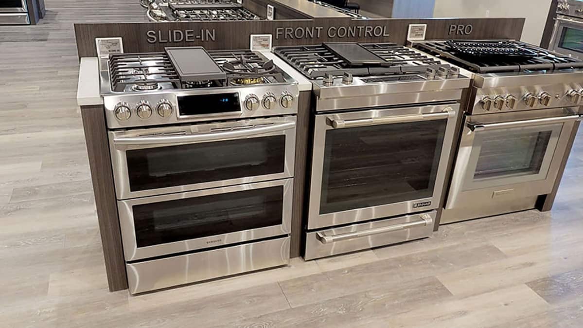 What’s The Difference Between Freestanding And SlideIn Ranges?