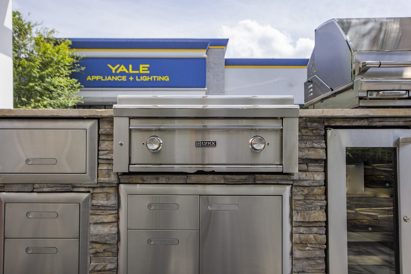 Yale Framingham's New Appliance Displays