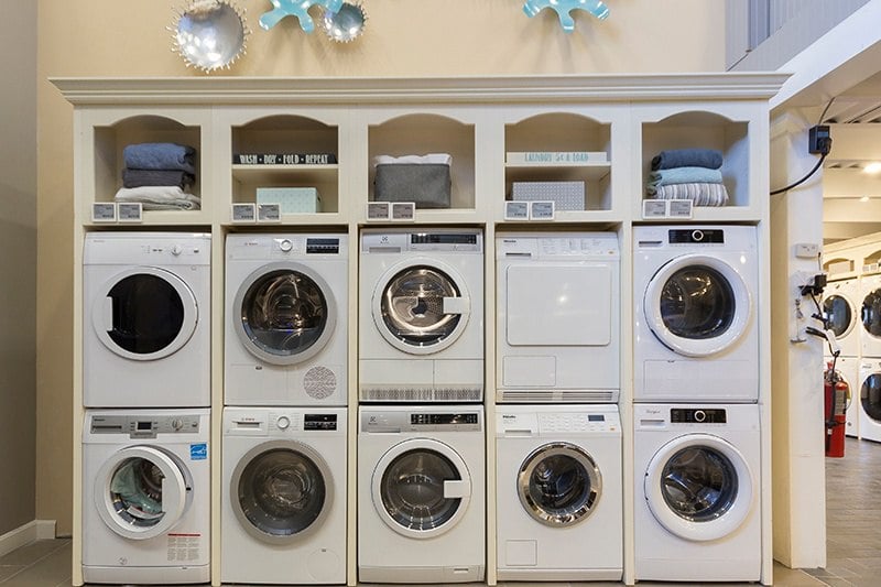 Compact-Laundry-Display