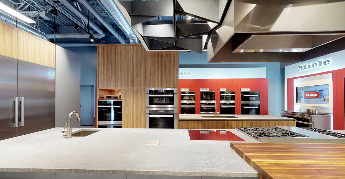 Miele-Experience-Center-and-Steam-Oven-Display-at-Yale-Appliance-in-Framingham