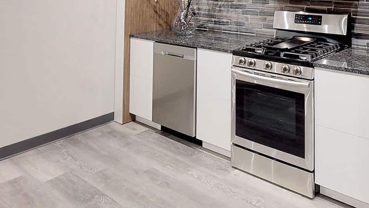 What’s the Difference Between Freestanding and SlideIn Ranges?